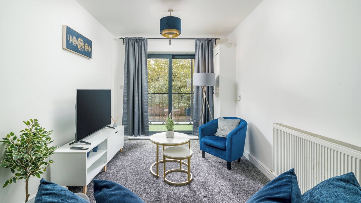 Canning Town Apartment | 3bed apt by Canning Town stn, 10 mins to Canary Wharf, O2, Excel, & City Airport