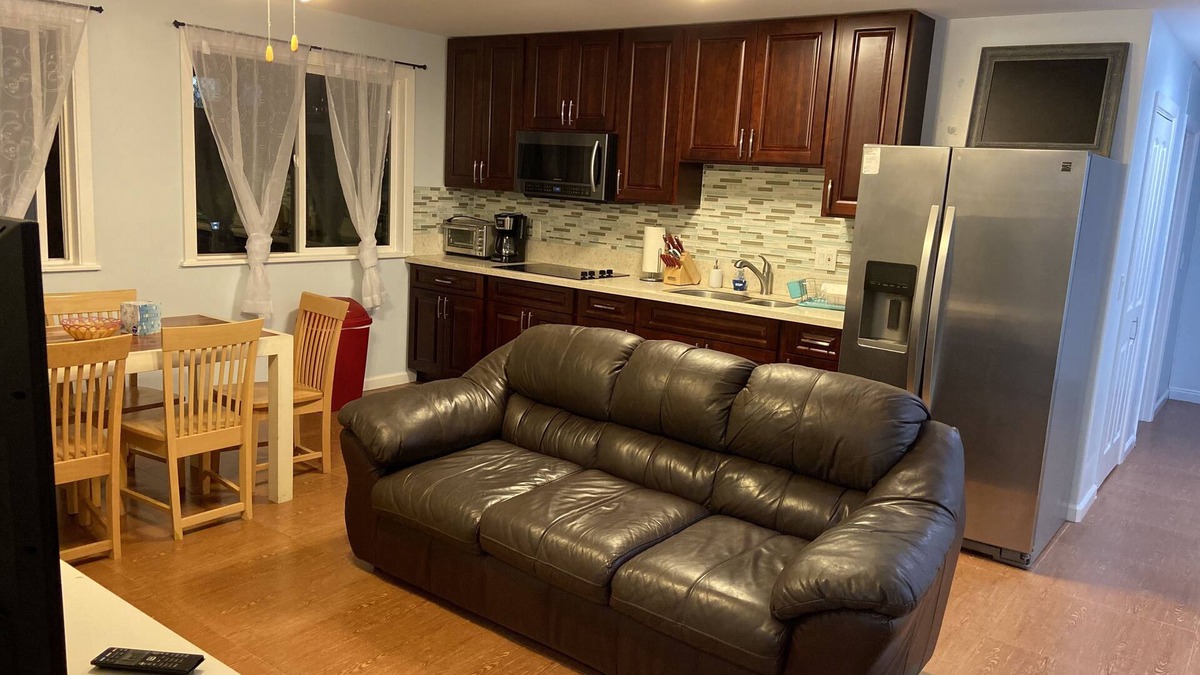 Liliha - Kapalama Apartment | 3bedrm/2bath,near shopping center,freeway