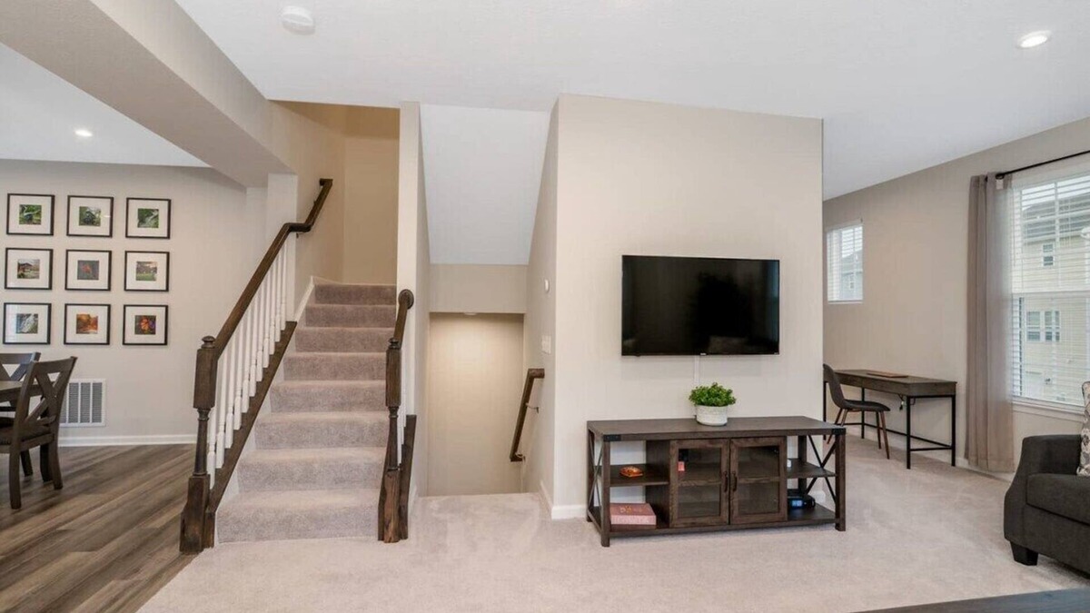 Merriman Valley House | 3Bedroom|Garage| Cozy Townhouse in Akron, Ohio!