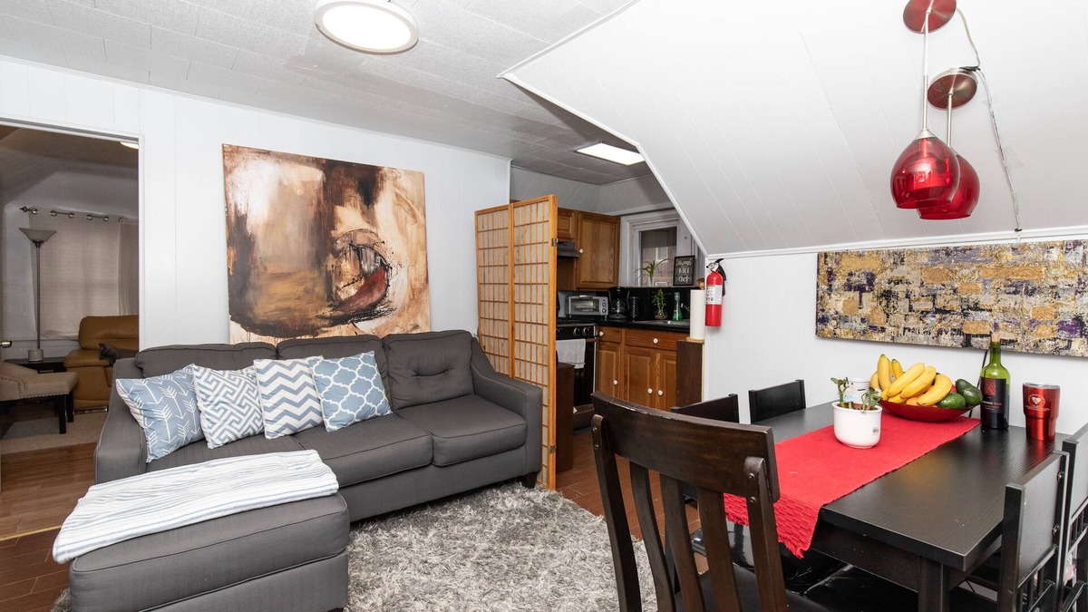 West New York House | 3Bedroom near to NYC Parking-balcony NY-View 2