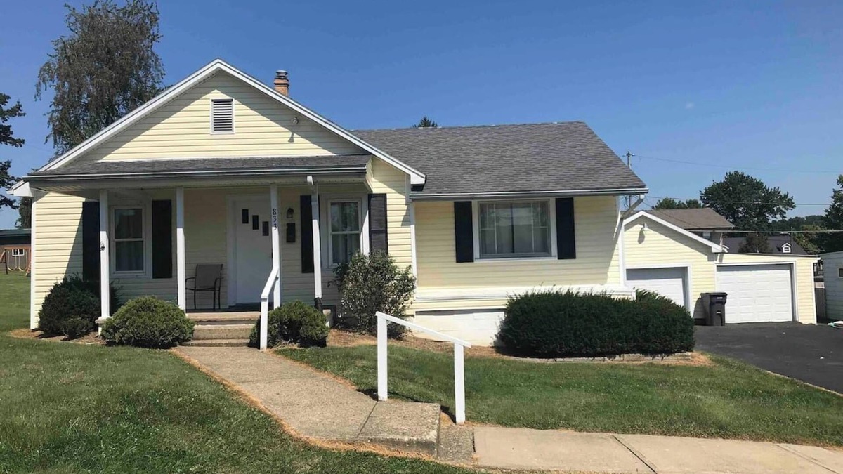 Zanesville House | 3BR/1BA North End - Walk to the Hospital!