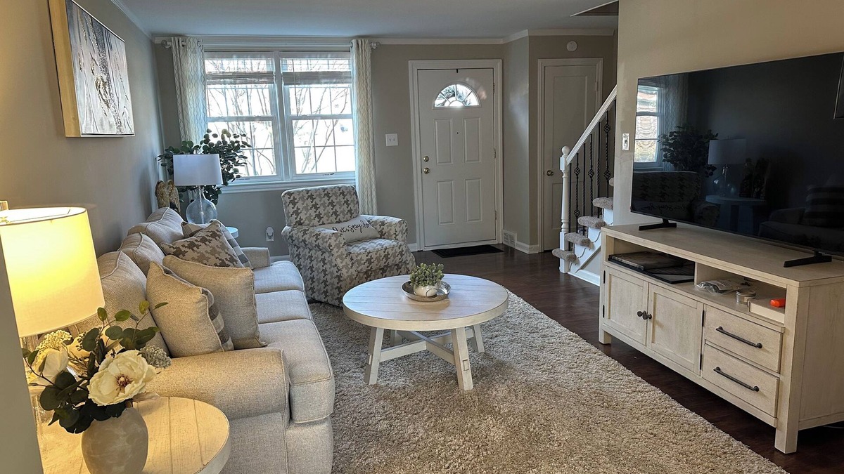 Newark House | 3BR/1BA Townhouse easy walk to University of Delaware campus, free parking spot.