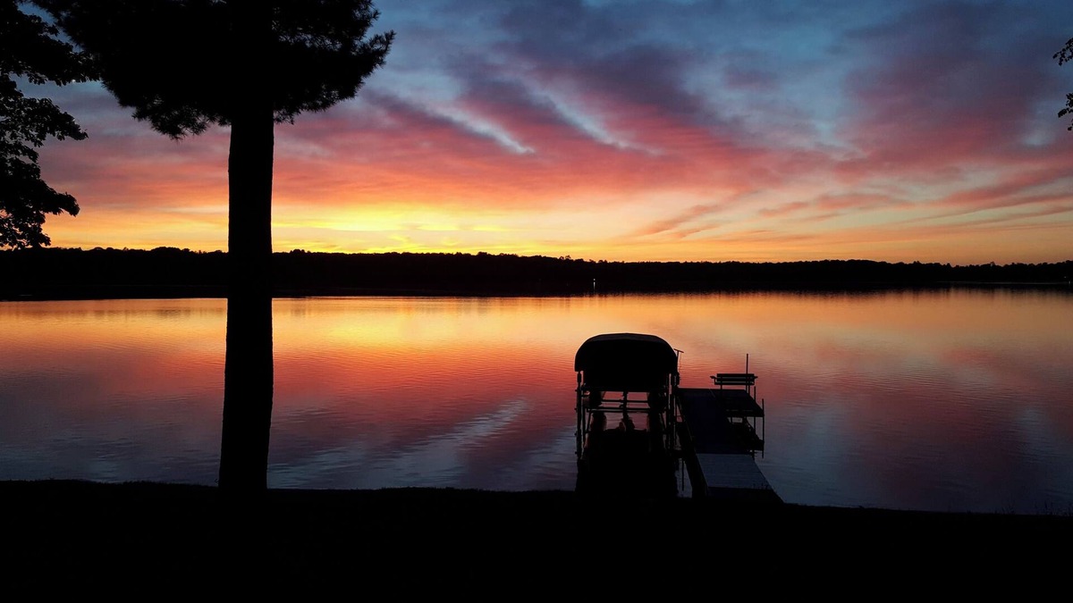 Webster Cabin | 3BR-2.5BA LAKESIDE CABIN CHARMER with GOURMET KITCHEN & MODERN-LUX amenities