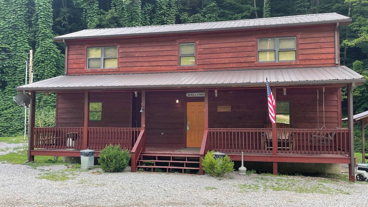 Lejunior Cabin | 3BR 2 Bath house with full kitchen, living room, and hot tub.