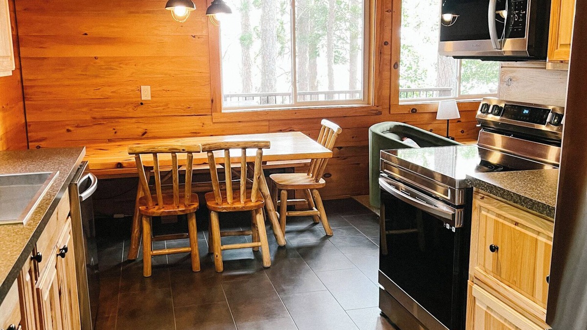 Cook Cabin | 3BR 2BA cabin with beach, sauna, game room, tennis, pickle ball, hiking