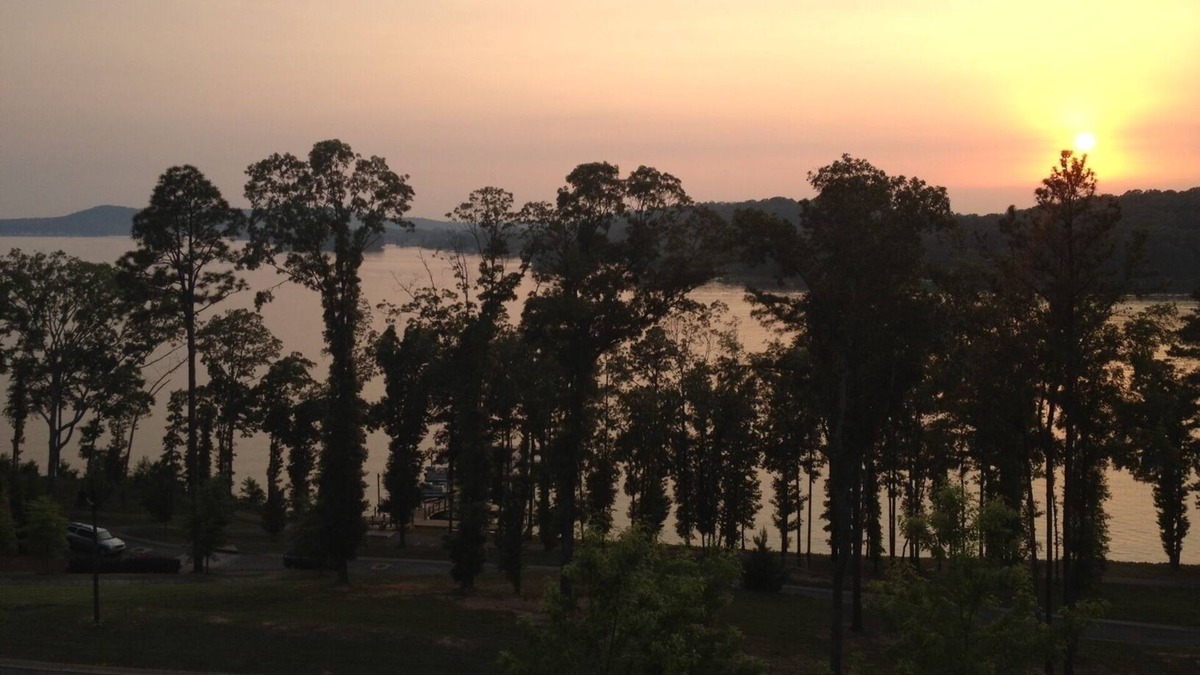 Talladega Condo | 3BR / 2BA Condo with Incredible Lake View