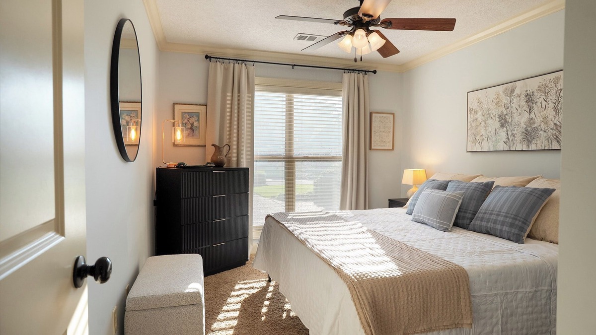 Jackson House | 3BR 2BA Home Fenced In Yard Quiet Neighborhood Pets Welcome