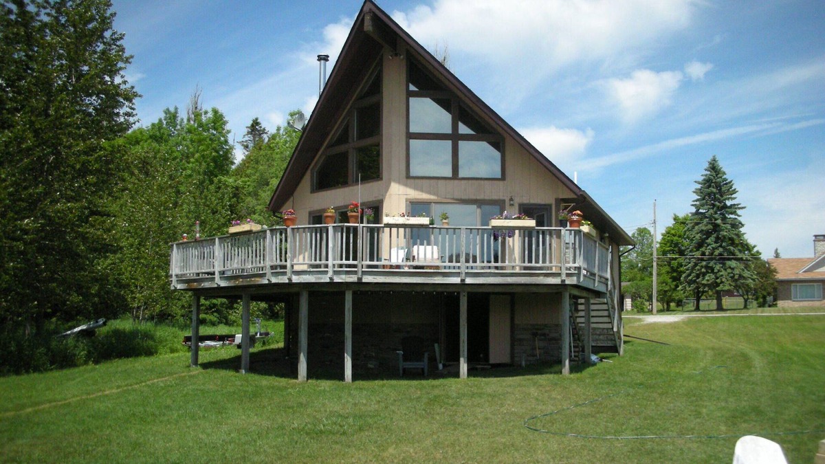 Cedarville Cabin | 3BR/2BA Lakefront Cabin, Gorgeous Bay Views, Dock, Game Room, Firepit