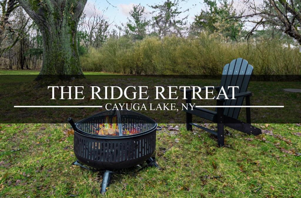 Lansing House | 3BR/2BA Lakehouse 10 min to town