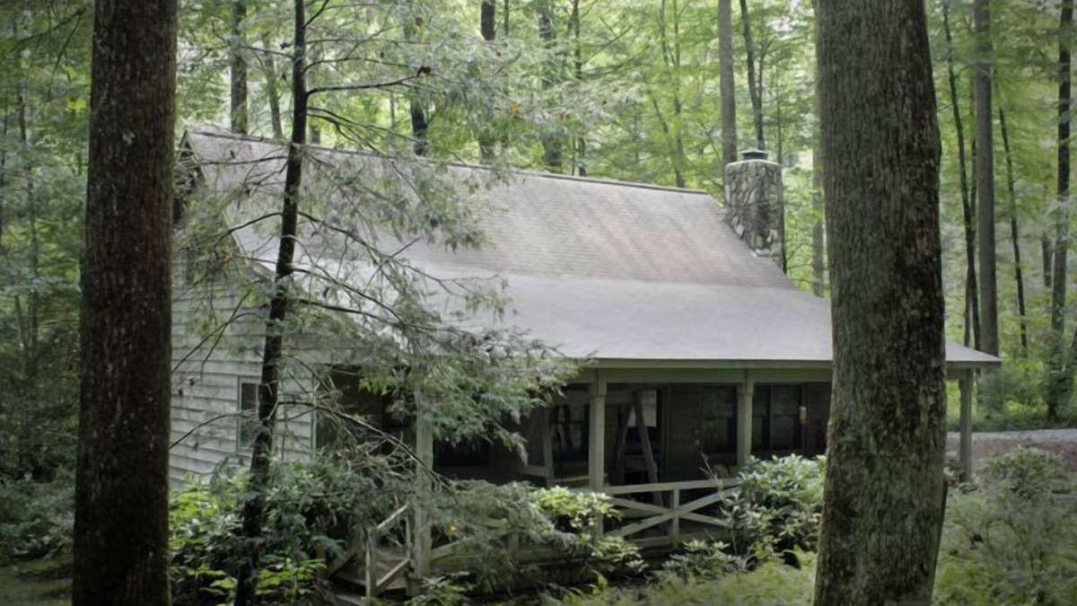 Cashiers Cabin | 3BR/2BA. Mtn Cabin- Cool, Rocky Mtn. Stream. Prime Fall weeks available