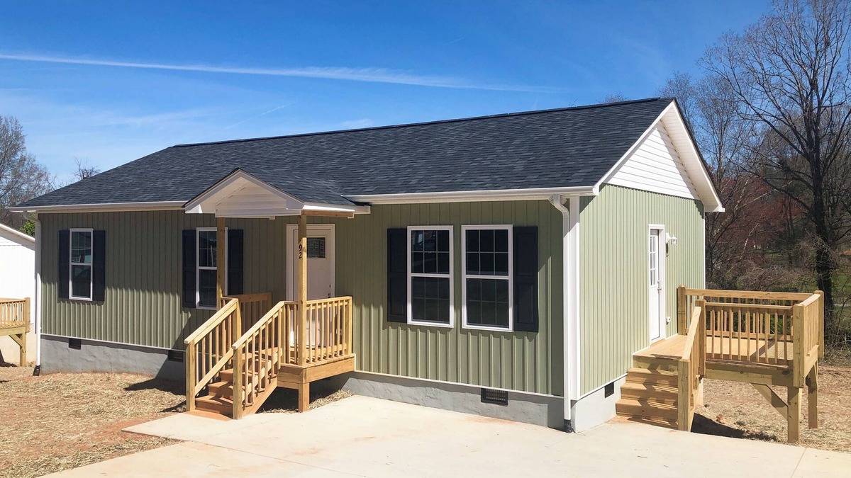 Long View House | 3BR/2BA Stylish & Comfortablen3 Queen Beds