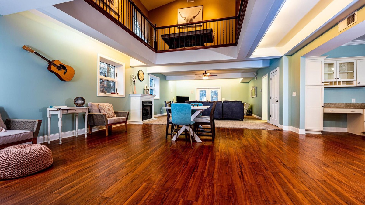Bloomington House | 3BR, 3BA House