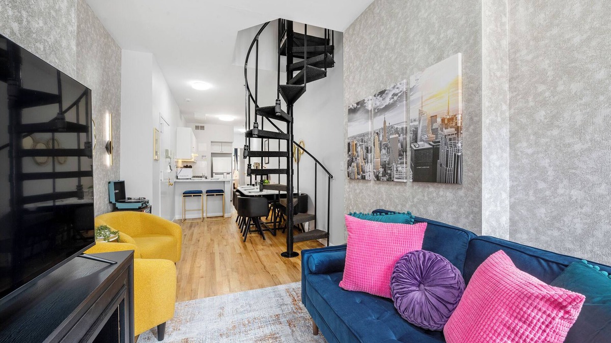 Hoboken Apartment | 3Br 3Ba Old NY Charm Modern Luxe Sleeps up to 12 Min to NYC Walkable