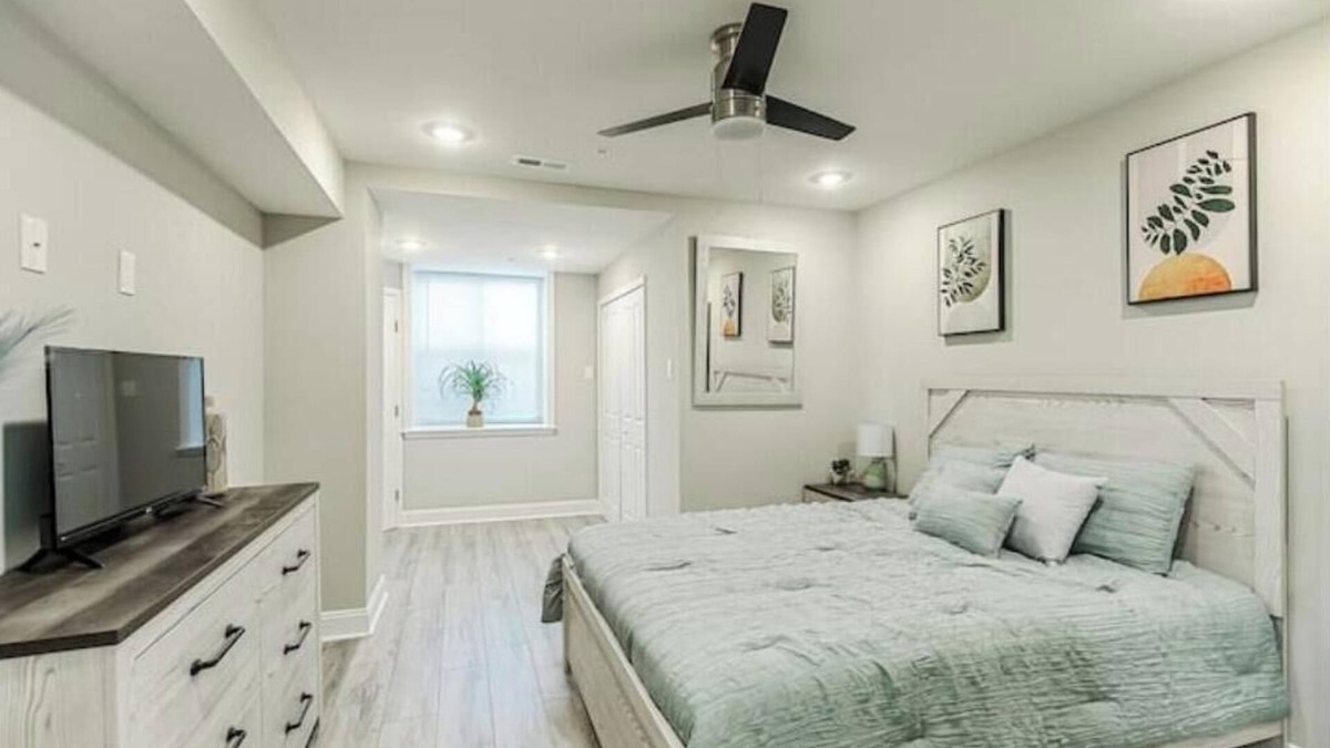 Philadelphia House | 3BR/3Bath Bi-Level Apt near CHOP