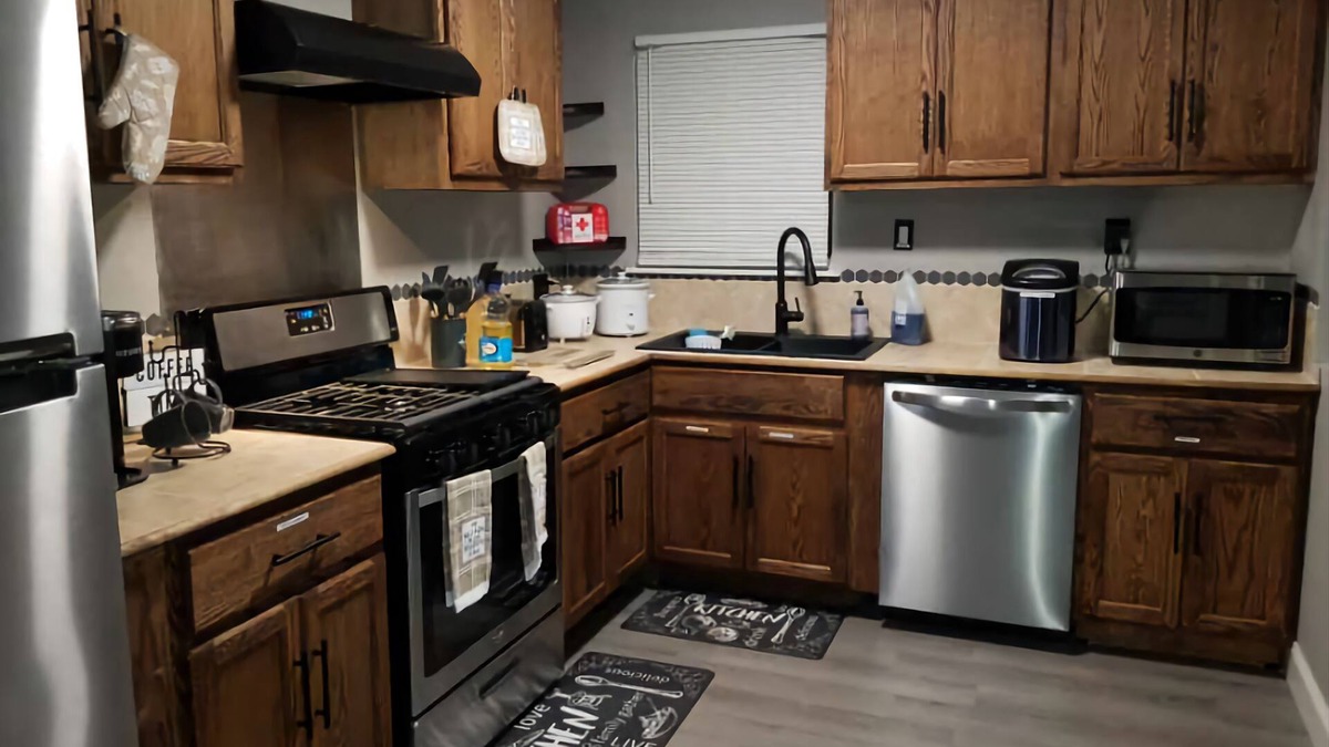 Port Arthur House | 3BR/5Beds/2.5 BA Home- 5 minutes from Pleasure Island!