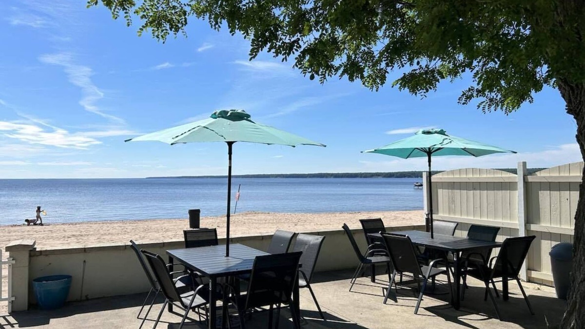 Sylvan Beach House | 3BR Beachfront Getaway – Behind Owner’s Home