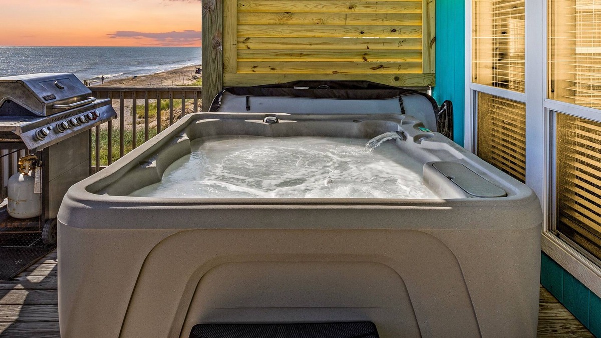 Port Bolivar House | 3BR Beachfront | Hot Tub, Gulf Views & Pet-Friendly
