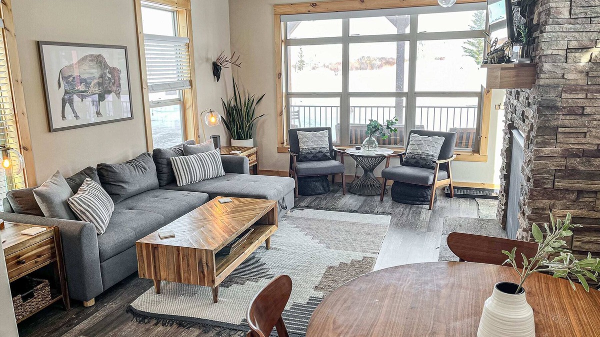 Granby Cabin | 3BR Cabin on Fraser River, Fish, Hike, Golf