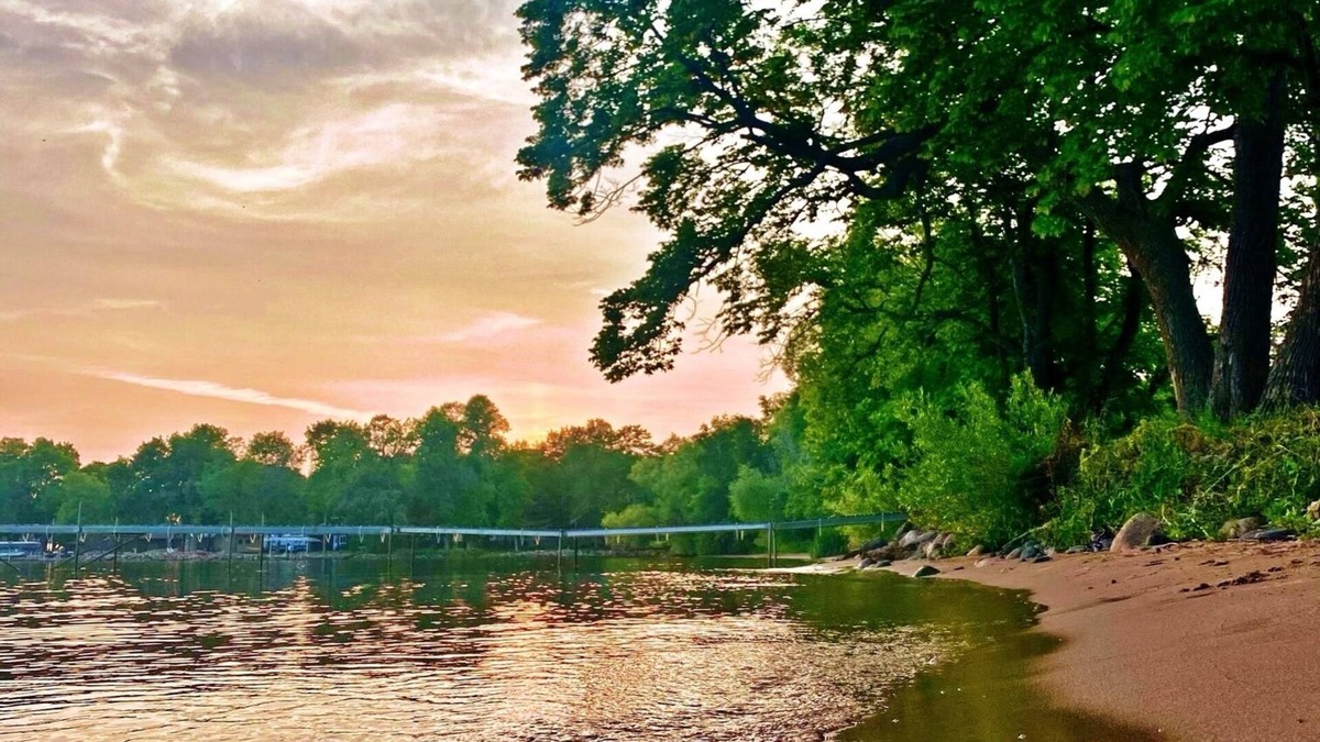 Isle Cabin | 3BR Cabin on the Lake with Sandy Beach, Kayaks, Docks and Firepit