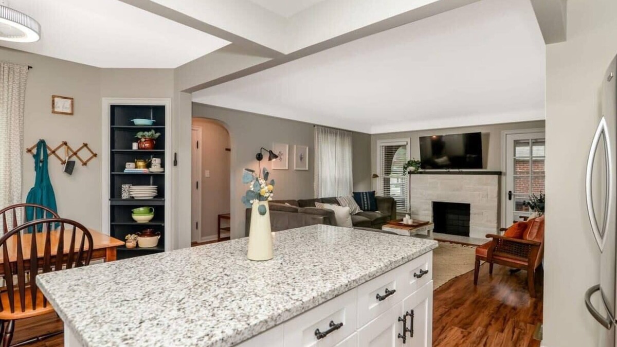 Independence House | 3BR Cozy Weekend at the Pleasant Brick House!