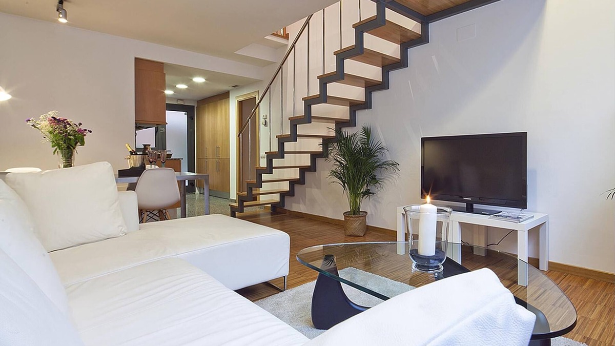 El Putget i Farro Apartment | 3BR Duplex Apartment near Park Guell Barcelona