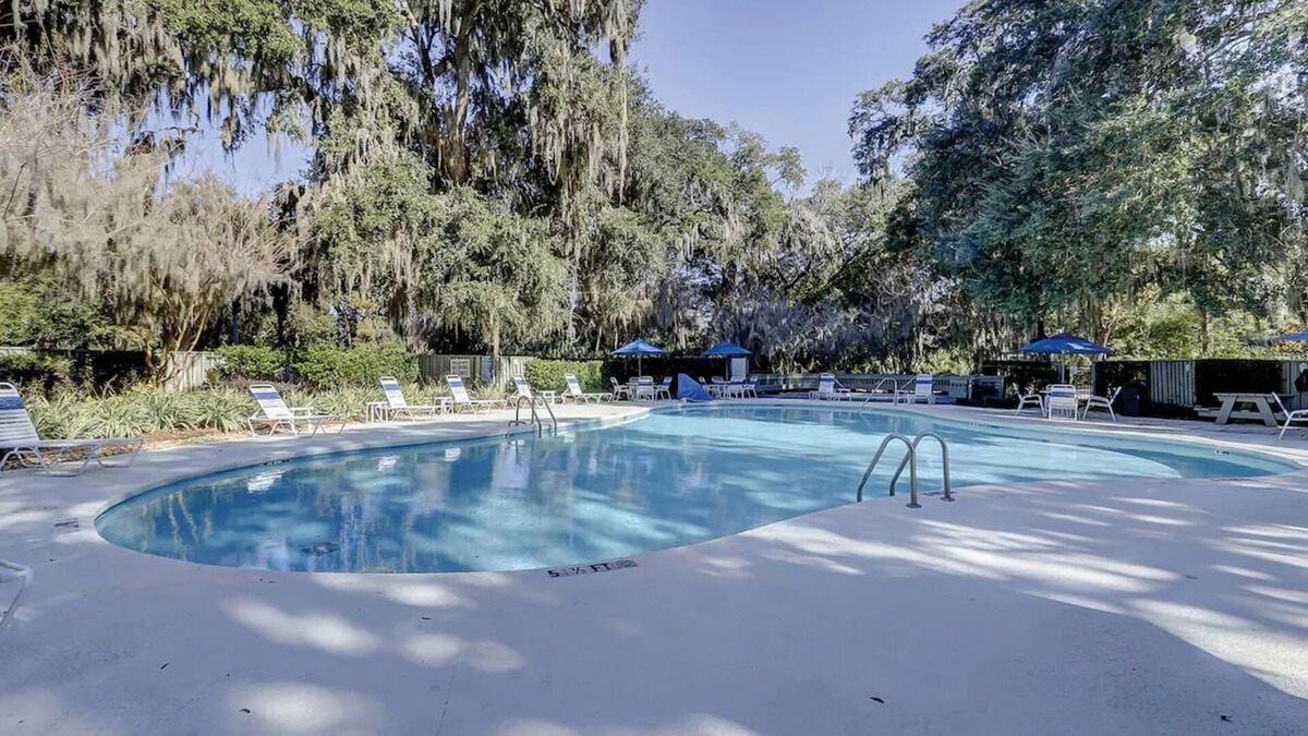 Shipyard Plantation House | 3BR End Unit Townhome | Bikes Included | Near Hilton Head Beach