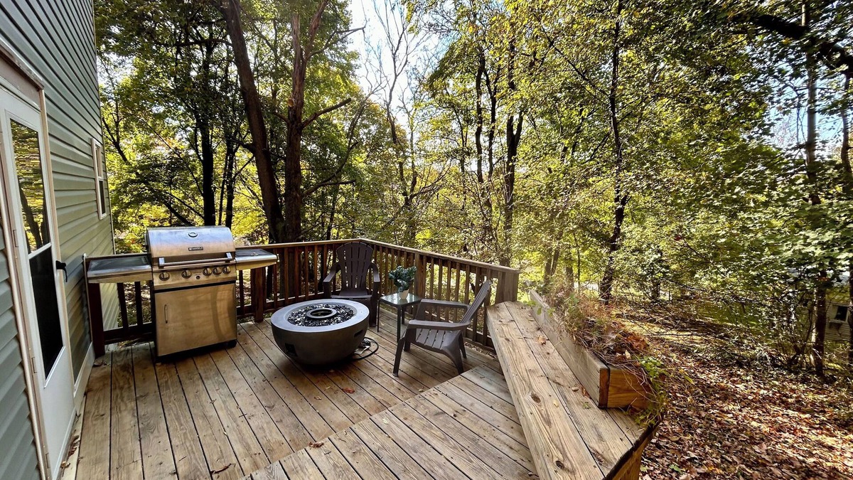 Wildwood House | 3BR Hampton Easy Downtown Access, quiet retreat with lots of privacy