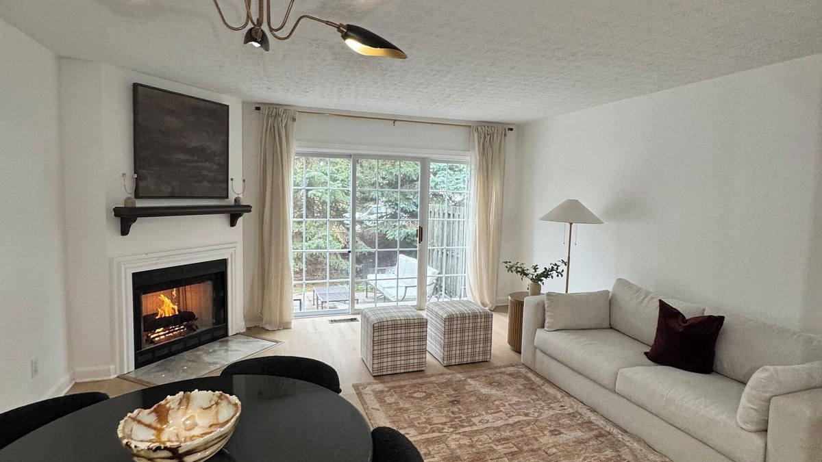 Hilliard Condo | 3BR Hilliard Luxury Condo: 5min Walk to Target, 10min Walmart, 10min Drive OSU!