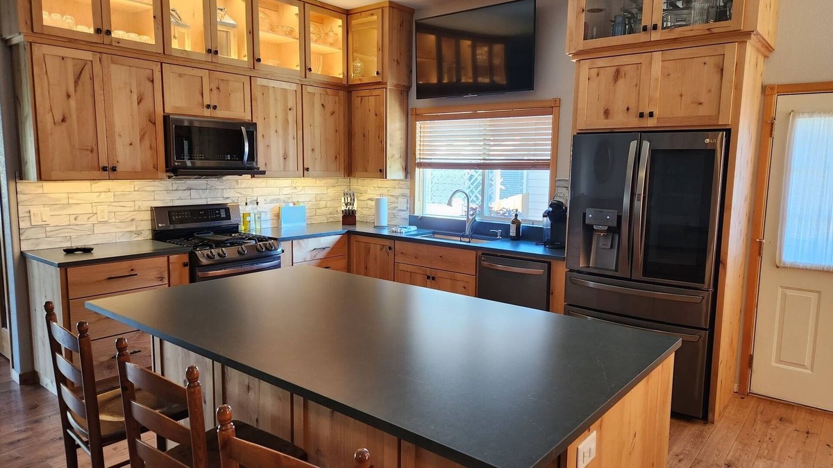 Boyd Acres House | 3BR Home in the Heart of Oregon's Outdoor Paradise