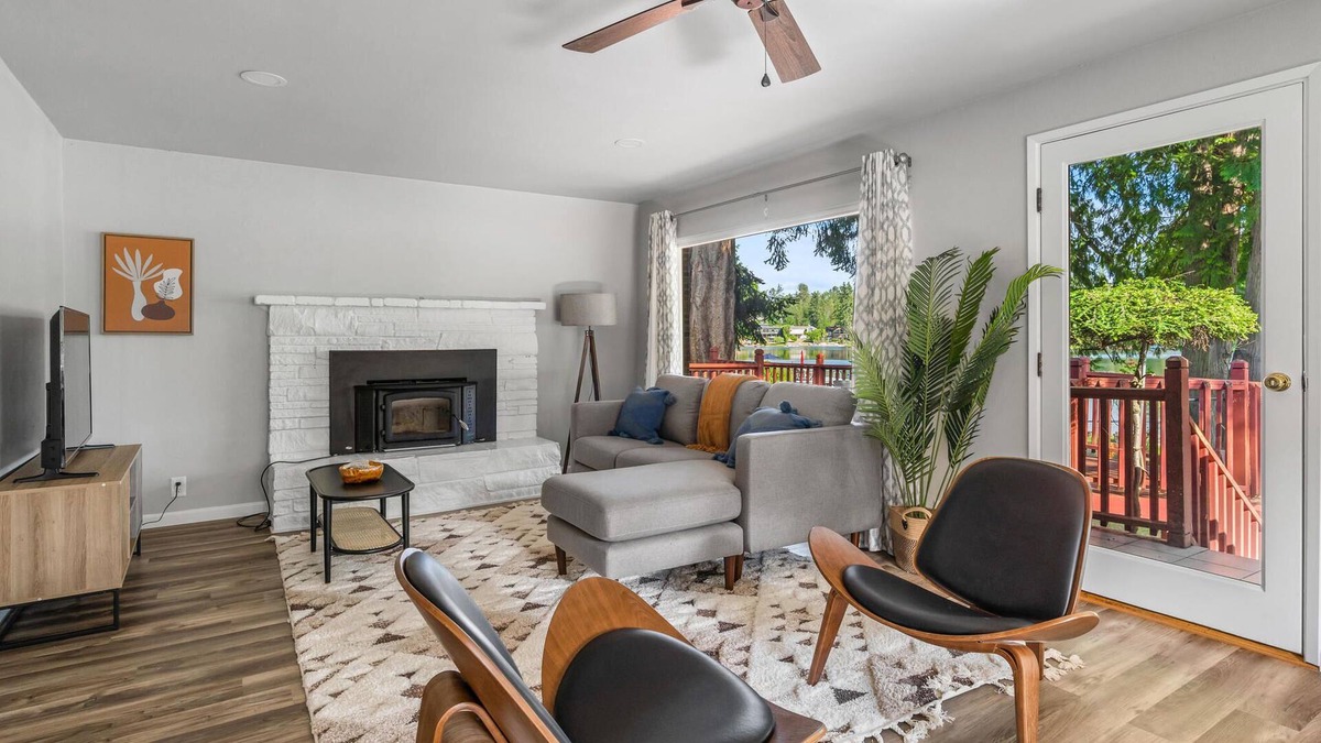 Maple Heights-Lake Desire House | 3BR House in Renton - Three Bedroom House, Sleeps 6