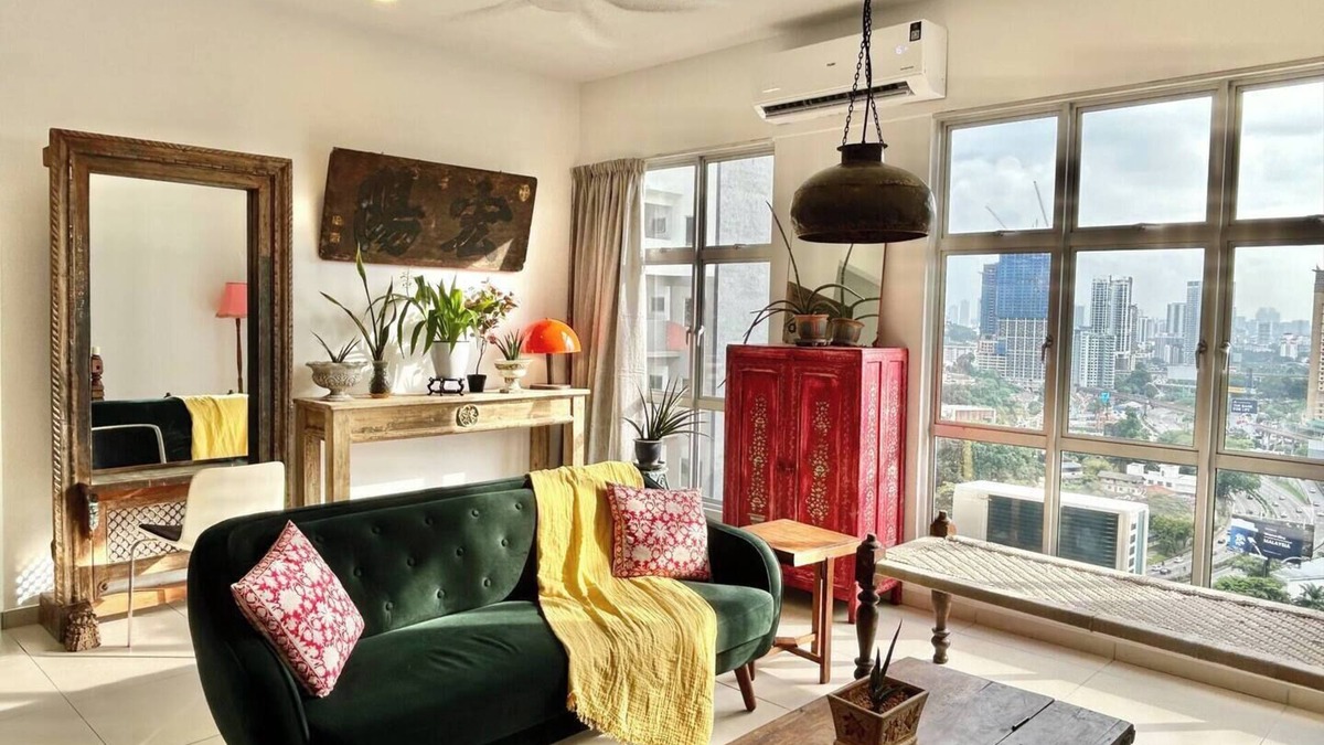 Brickfields Apartment | 3BR - KL Sentral - L21 Modern Vintage - City View