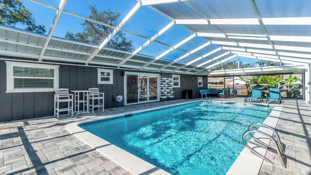 New Smyrna Beach House | 3BR l Pool | Family & Corporate Travel | Sleeps 8 PETS OK!