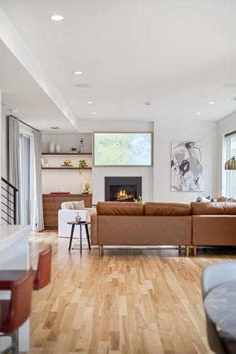 Highland House | 3BR Luxury LoHi Townhome Rooftop Views Sleeps 6 Family
