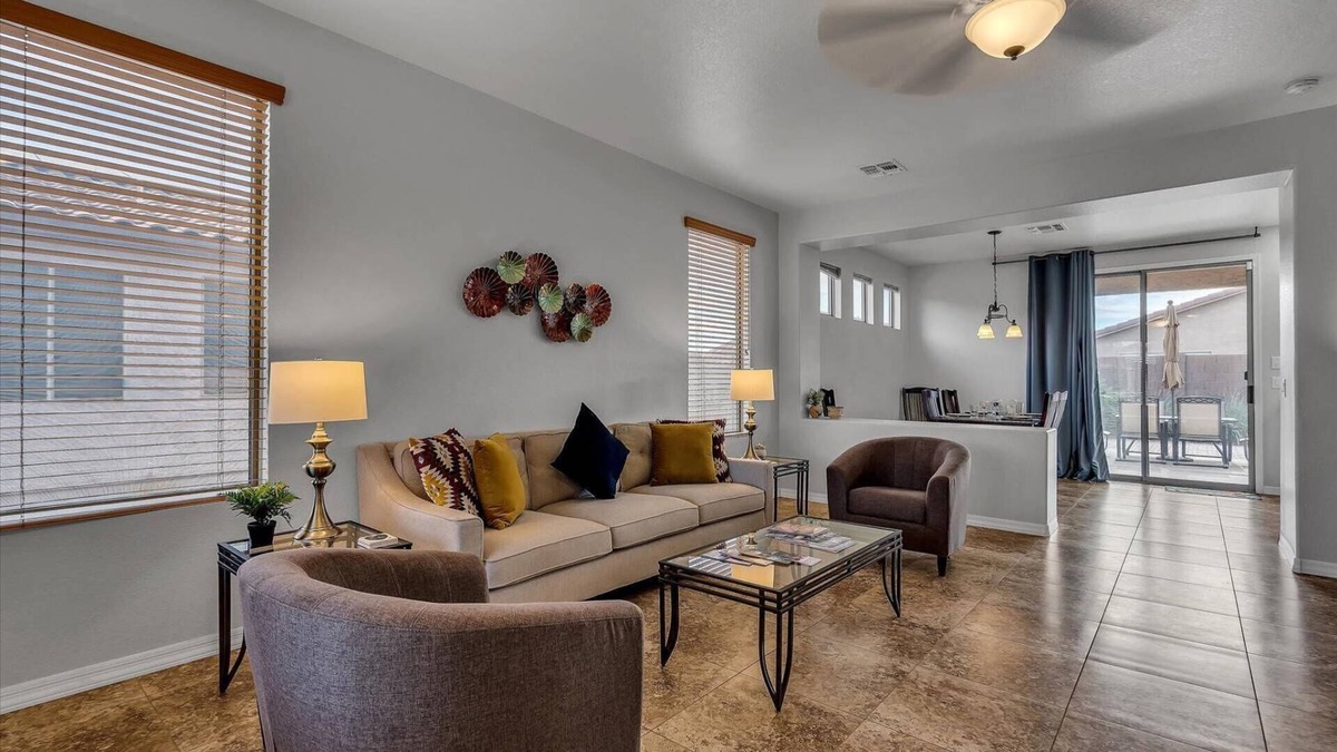 East Mesa House | 3BR Mesa Resort Home w/Community Pool, Hot Tub, Tennis & Basketball | 5 Mins off Hwy | Golf | Hiking