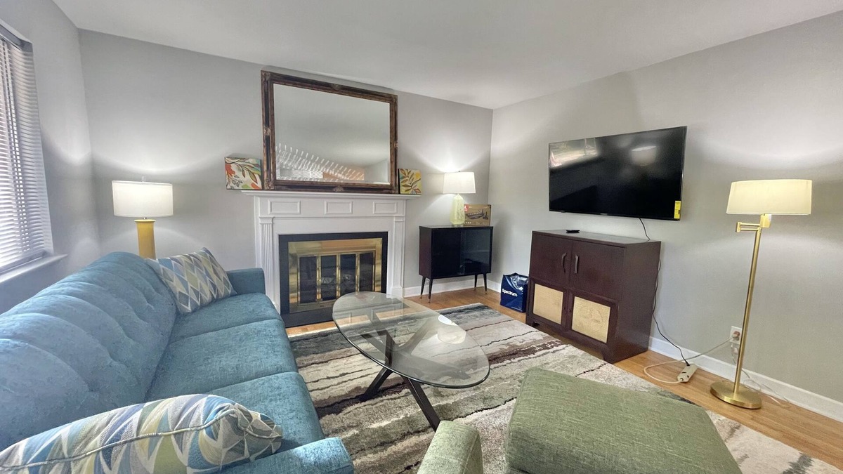 Cary House | 3BR Mid-Century Modern in Downtown Cary!