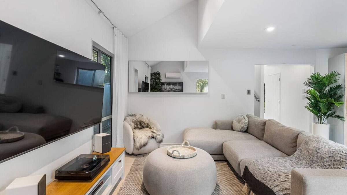 Glendowie House | 3BR Modern Elegance Near Beaches
