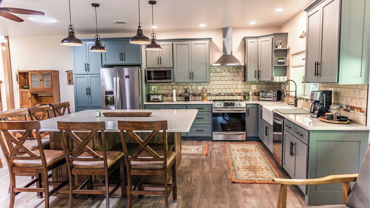 Bedford House | 3BR remodeled ranch style home close downtown. Quiet and peaceful