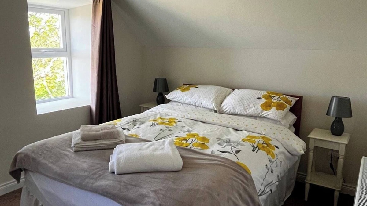 Falcarragh Cottage | 3br-Sea View-Fireplace-Garden-Free Parking