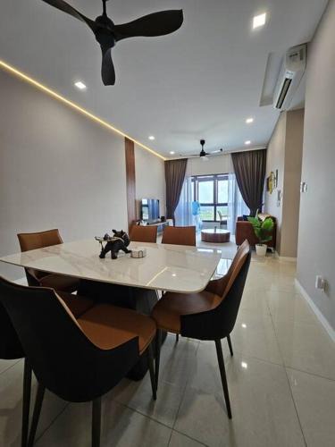 Taman Bukit Mewah Apartment | 3BR The Luxurie at Paradigm Mall Residences