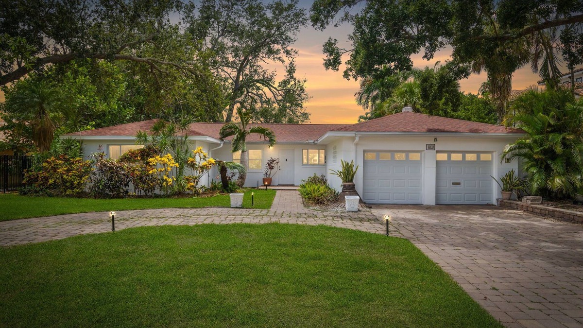 Snell Isle House | 3BR Waterfront Gem~Kayak~Pool~Dog Friendly