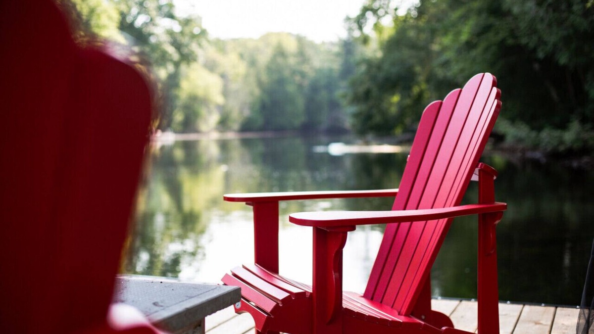Norland Cottage | 3BR Waterfront Hidden Gem w/Private Dock & Hot Tub