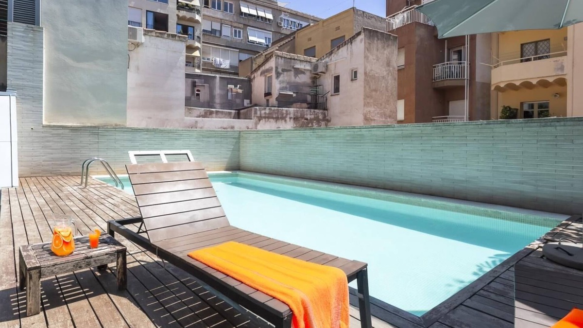 El Putget i Farro Apartment | 3BR with Terrace and pool available for 8 guests