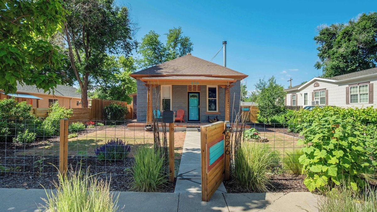 Florence House | 3BRM Stylish Mid-Century Escape | Near Royal Gorge