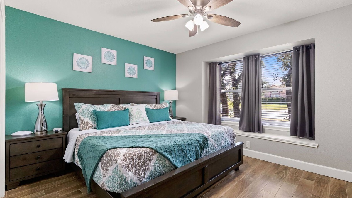 San Antonio House | 3N & 4N Discounts in Sept - Book Now!