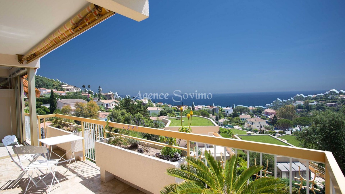 Mandelieu-la-Napoule Beach Apartment | 3p29 Bel Appartement 3 Pièces vue mer