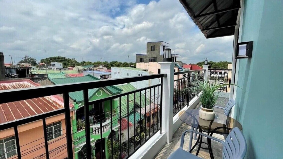 General Trias House | 3rd floor 2 bedrooms 1 bathroom accommodate 5pax or more, home away from home.