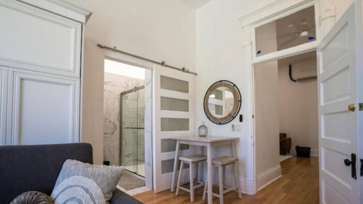 Knoxville Apartment | 3rd & Main Studio Martini