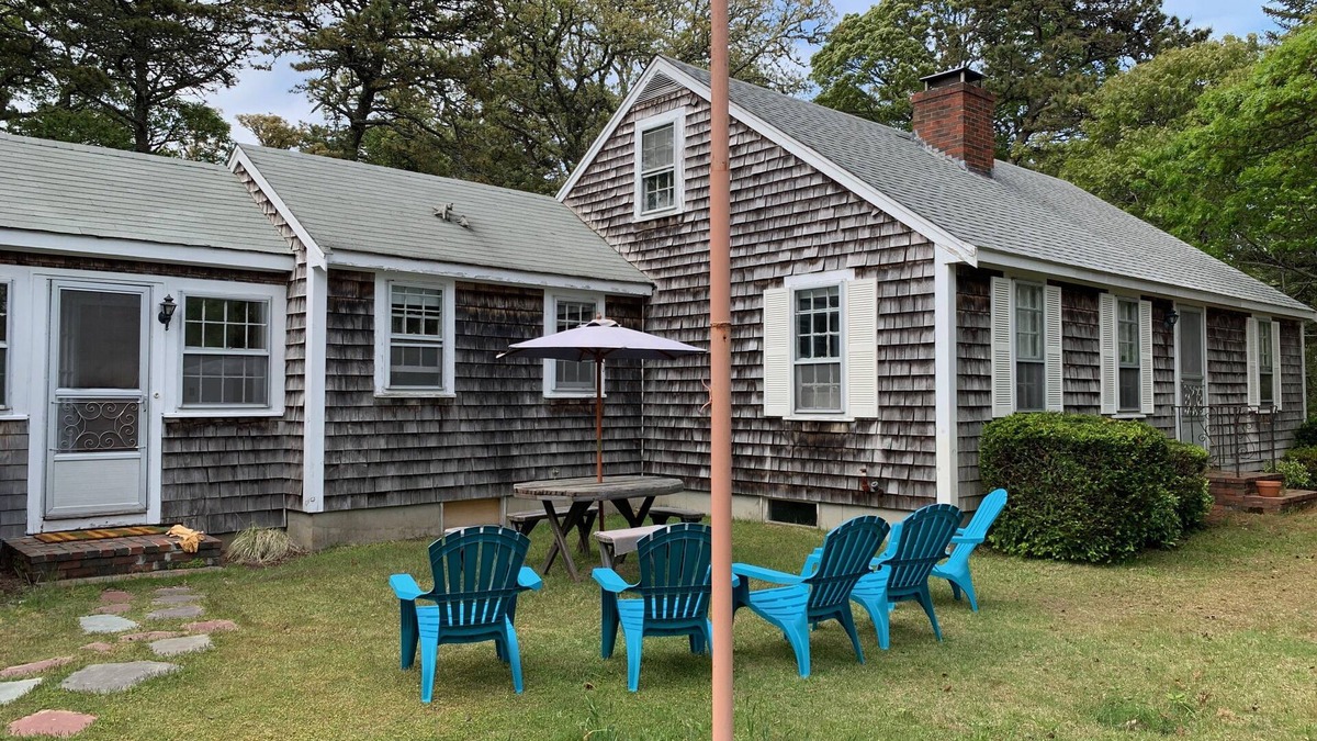 North Eastham House | 4/10 mile walk to private beach outdoor shower a/c