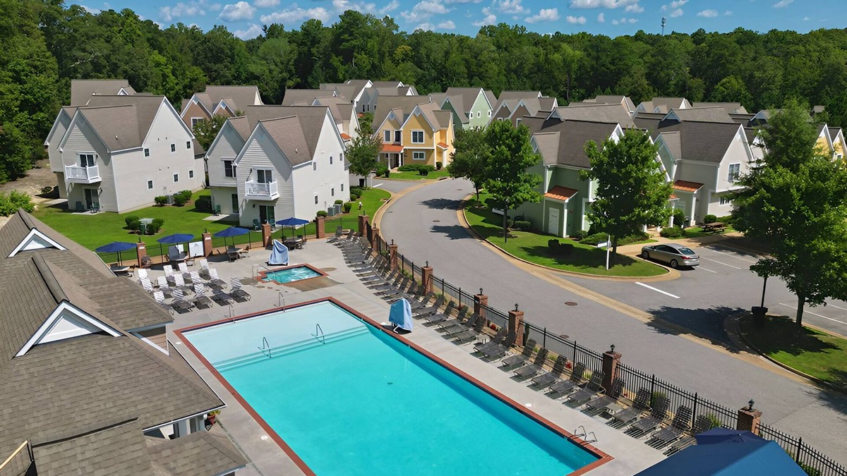 Lackey Resort | 4 1BR Estate Units w/Garden Views + Premium Touches Near Jamestown