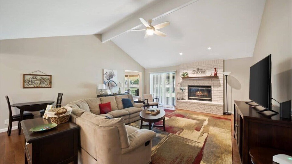 Broken Arrow House | 4/2 BR Ranch House on Golf Course in Broken Arrow
